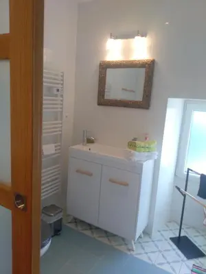 Salle de bains dans l'établissement La Petite Maison dans la Prairie
