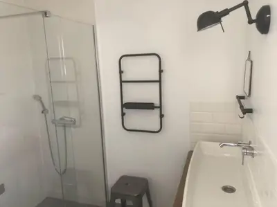 Salle de bains dans l'établissement Maison d'hôtes cosy & agréable à 5min du Futuroscope