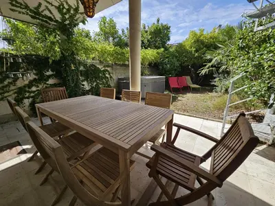 Jardin de l'établissement Le Bienheureux, le calme en ville et jardin