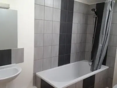 Salle de bains dans l'établissement 8 Gite Complex, 53 People maximum , Marriage, Birthdays, family get togethers