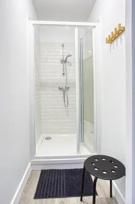 Salle de bains dans l'établissement Le Havre Chic et Spacieux d'Angoulême - Calme & Confort Moderne