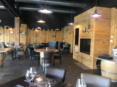 Restaurant ou autre lieu de restauration dans l'établissement Chalet cosy proche mer