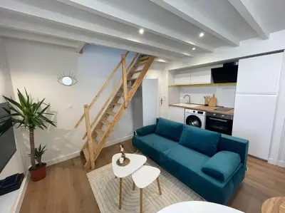 Cuisine ou kitchenette dans l'établissement Le Cordelier-Proche marché central et vieux port-wifi haut débit-