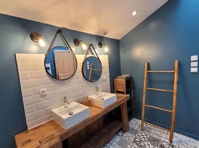 Salle de bains dans l'établissement Maison Poitevine 9/10 personnes