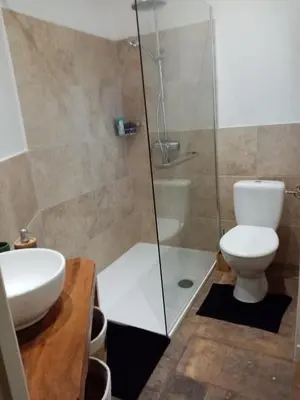 Salle de bains dans l'établissement Maison en plein cœur de ville à Montmorillon