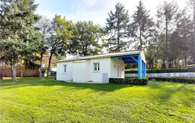 Jardin de l'établissement 2 Bedroom Cozy Home In Souvigne