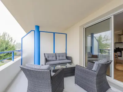 Coin salon dans l'établissement Appartement Calme avec Grande Terrasse, Aytré, Proche Lac, 2 Pers. - FR-1-258-213