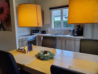 Cuisine ou kitchenette dans l'établissement French Country Villas