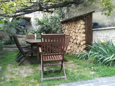 Jardin de l'établissement Charming 5-Bedroom House in Croix-Chapeau, La Rochelle, France