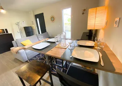 Cuisine ou kitchenette dans l'établissement Aux Pommiers - Poitiers CHU - CAMPUS - La Conciergerie