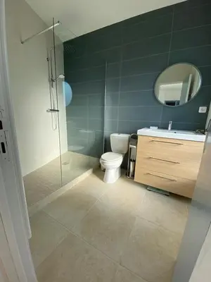 Salle de bains dans l'établissement Maison 4 personnes avec Jardin, à 200 m de la Plage