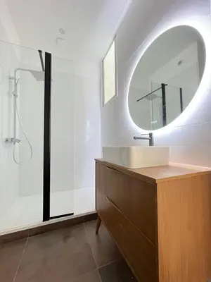 Salle de bains dans l'établissement Maison de vacances