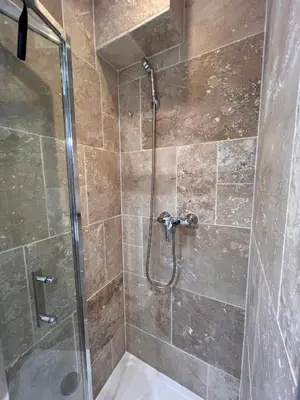 Salle de bains dans l'établissement Les bords du Clain - Entrée Autonome Studio
