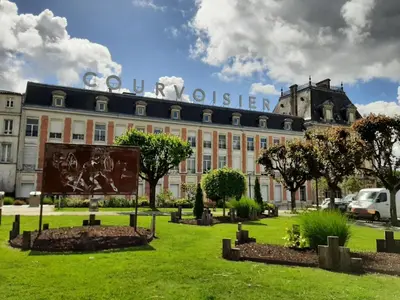 Jardin de l'établissement Appartement lumineux pour 4 pers., centre-ville, équipements bébé, WiFi, garage, dégustation truffes offertes - FR-1-653-247