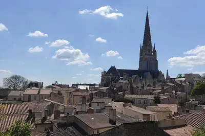 Vue générale sur Fontenay-le-Comte ou vue de la ville depuis l'appartement