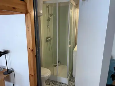 Salle de bains dans l'établissement ღ Marché Central • Au cœur de ville & Spacieux
