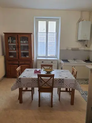 Cuisine ou kitchenette dans l'établissement Maison d'hôtes du Faubourg Charrault Saint Maixent L'Ecole