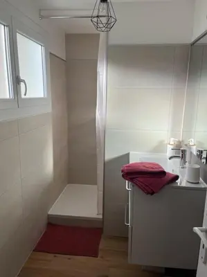 Salle de bains dans l'établissement Le temps suspendu - Futuroscope
