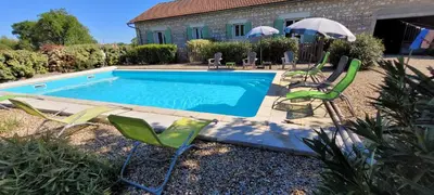 Piscine de l'établissement Les fins bois ou située à proximité
