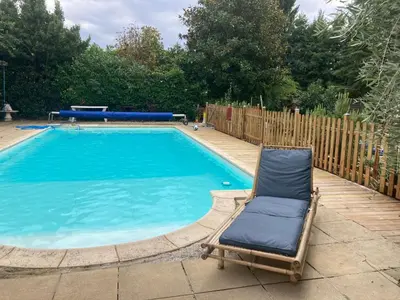 Piscine de l'établissement La maison de Léon ou située à proximité