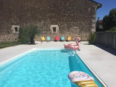 Piscine de l'établissement La bergerie ou située à proximité