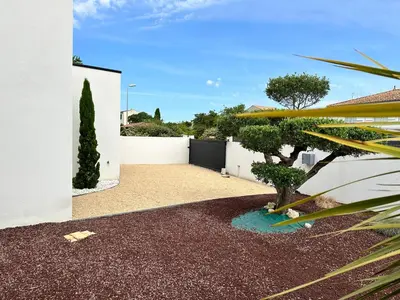 Jardin de l'établissement MAISON CONTEMPORAINE proche Chatelaillon plage
