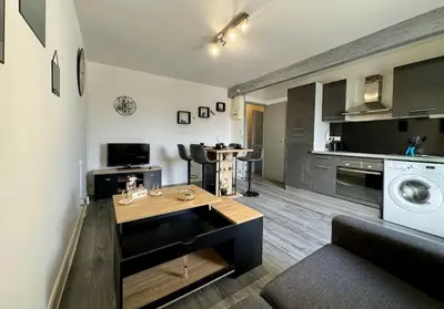 Cuisine ou kitchenette dans l'établissement ISVAL Wifi-Hyper Centre Cognac