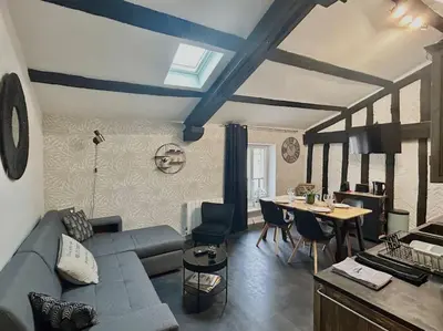 Coin salon dans l'établissement Bel appartement - 2 chambres - Proche du vieux marché