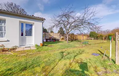 Jardin de l'établissement Cozy Home In Montmorillon With Wi-Fi
