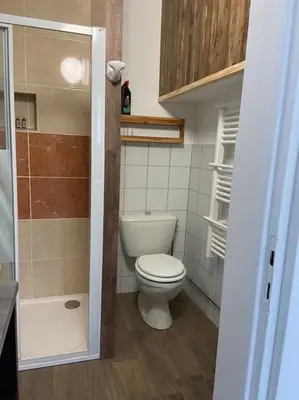 Salle de bains dans l'établissement Joli loft rénové