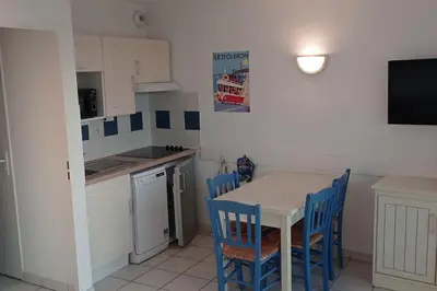 Cuisine ou kitchenette dans l'établissement Les Terrasses de Fort Boyard