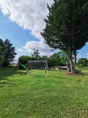 Jardin de l'établissement Les Gîtes de la Roche Élie