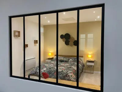 Un ou plusieurs lits dans un hébergement de l'établissement Le Scalaire, T2 totalement rénové, hypercentre Rochefort, arrivée autonome