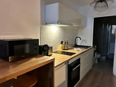 Cuisine ou kitchenette dans l'établissement LE PETIT NIORTAIS - Centre ville - WIFI - NETFLIX - AMAZON