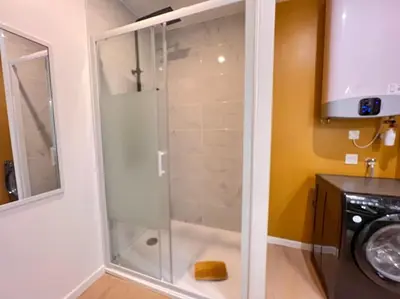 Salle de bains dans l'établissement LA FEUILLERAIE N1-Standingappart-Wifi-proche ville