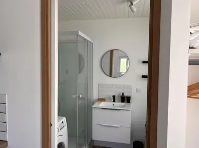 Salle de bains dans l'établissement La Petite Grange - 5 mn gare SNCF - Wifi & Netflix
