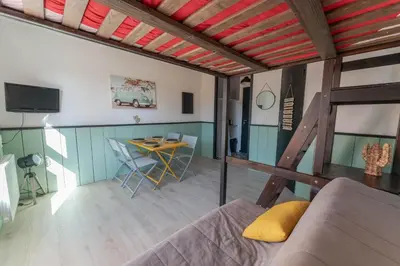 Télévision ou salle de divertissement dans l'établissement Appartement avec parking - Futuroscope - 1 à 4 personnes