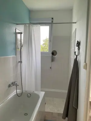 Salle de bains dans l'établissement B&B at 3 La Brionniere
