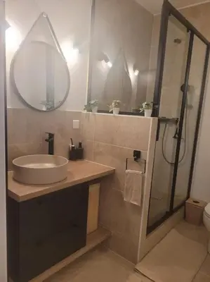 Salle de bains dans l'établissement Appartement au cœur de la cité d'Angoulême