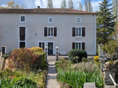 Jardin de l'établissement Ancien moulin rustique avec jardin, WIFI et parking, animaux acceptés - FR-1-653-251