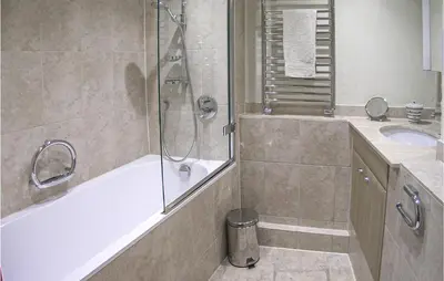 Salle de bains dans l'établissement Amazing Home In Suaux