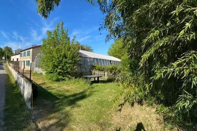 Jardin de l'établissement Gîte au cœur du Marais mouillé (2 à 4 pers - 60m²)