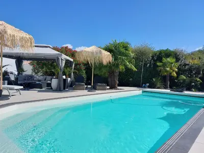 Piscine de l'établissement Aix'capade by Aixkeys avec piscine 5 min plages Fouras ou située à proximité
