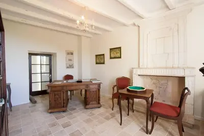 Coin salon dans l'établissement Domaine borgnette fantastique maison