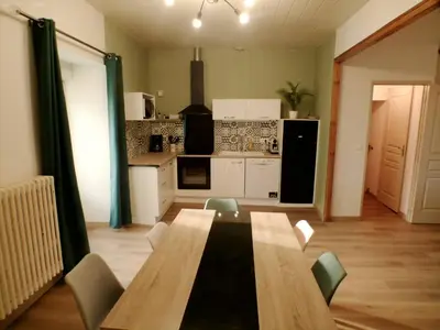 Cuisine ou kitchenette dans l'établissement MAISON DU SOUVENIR 70 m2 près du Futuroscope