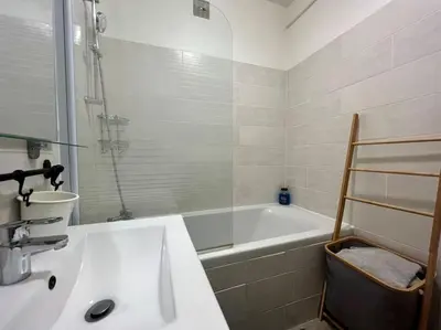 Salle de bains dans l'établissement Le P'tit Anatole - Joli T2 avec parking