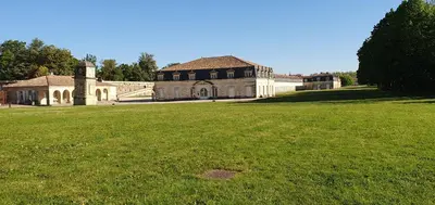 Jardin de l'établissement Joli studio confort et lumineux