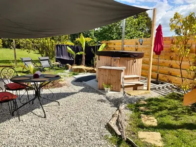 Jardin de l'établissement La roulotte D'elfes