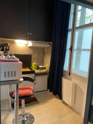 Cuisine ou kitchenette dans l'établissement L’insolite