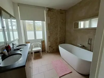 Salle de bains dans l'établissement Moulin de Bellicout